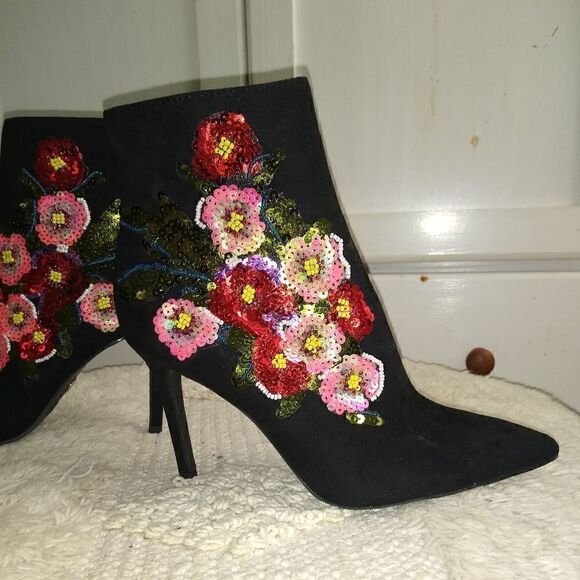 NIB 7.5 embellished black boots with sequins - Picture 3 of 14